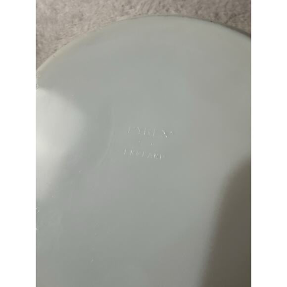 Vintage Pyrex England Spring Garden Emily Casserole Dish 1970s 9” Cottagecore - Picture 5 of 6